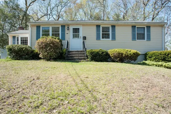 167 Theresa Cir, Northbridge, MA 01588