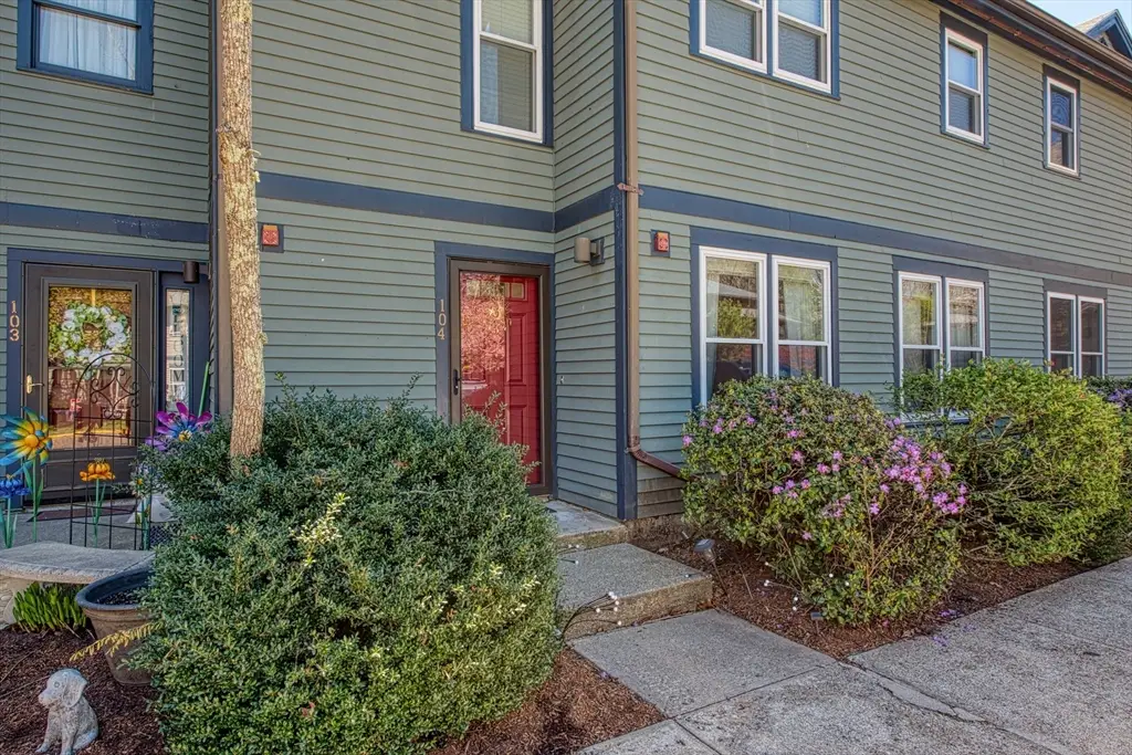 110 Dean St #104, Taunton, MA 02780 - #1