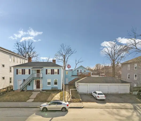3 Chelsea St, Worcester, MA 01610