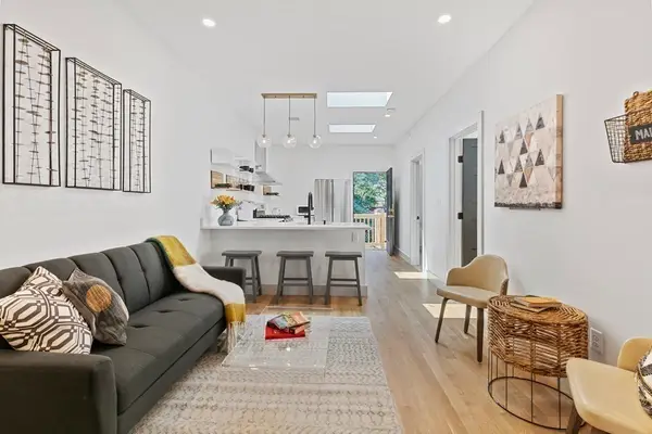 43 Wordsworth St #3, Boston, MA 02128