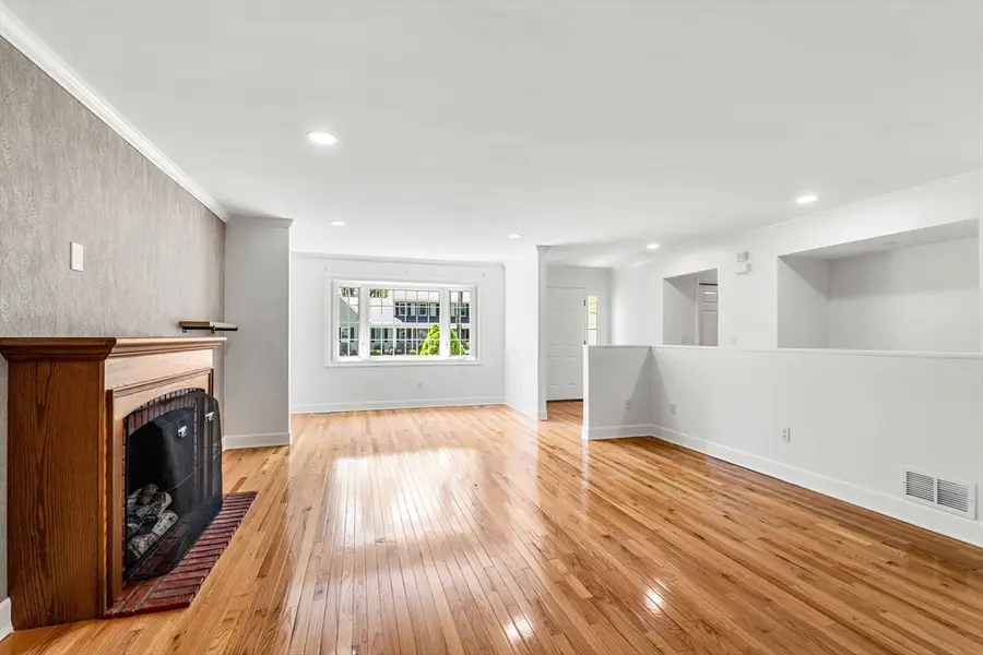 5 Marsden Ct, Seekonk, MA 02771 - #2