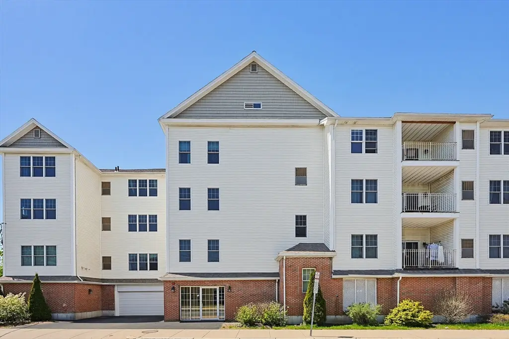51 Pearl St #205, Malden, MA 02148 - #1