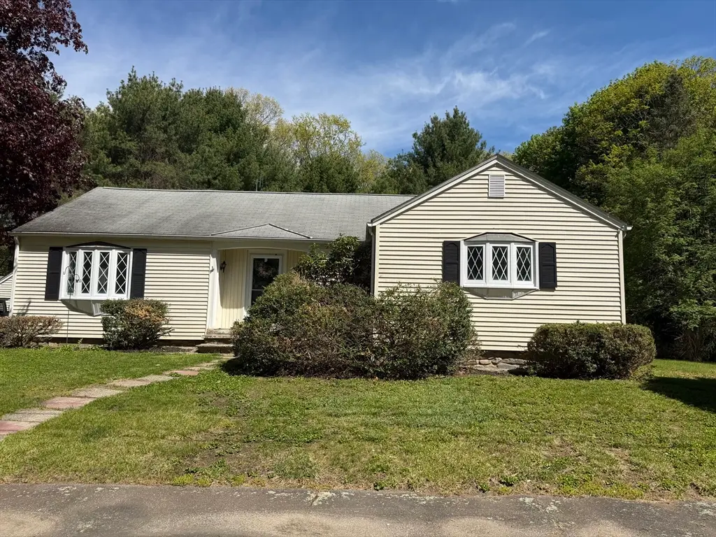 33 Highland St, Webster, MA 01570 - #1