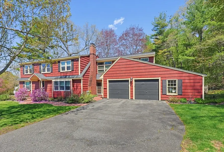 27 Lincoln St, Andover, MA 01810 - #2