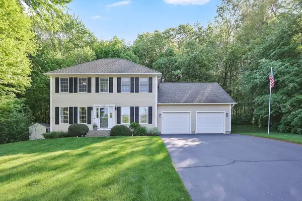 18 Yorkshire Pl, East Longmeadow, MA 01028
