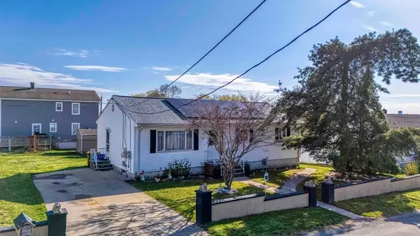 321 Embert St, Fall River, MA 02721