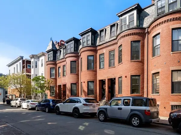209 Green #1, Cambridge, MA 02139