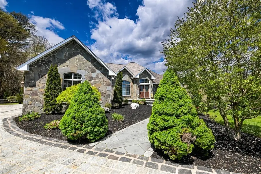 219 Leonard St, Acushnet, MA 02740 - #2