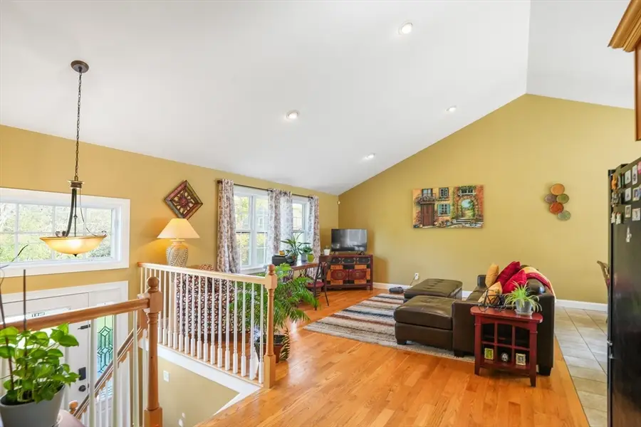 26 S Wheaton Avenue, Seekonk, MA 02771 - #3