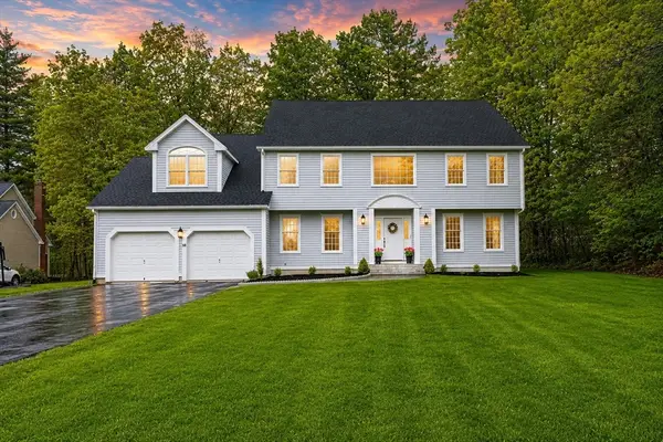 16 Shipley Cir, Westford, MA 01886