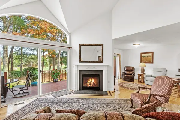 13 Laurel Hill Ct #13, Bourne, MA 02532