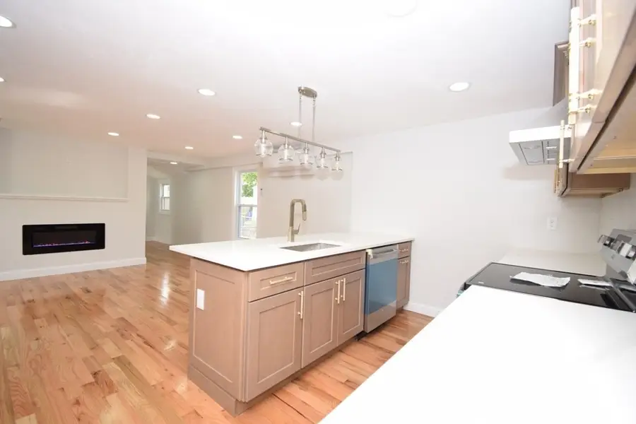 386 June Street, Worcester, MA 01602 - #2