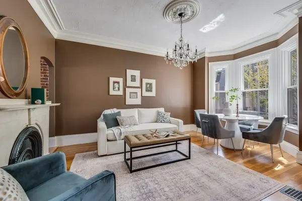 582 E 7th St, Boston, MA 02127