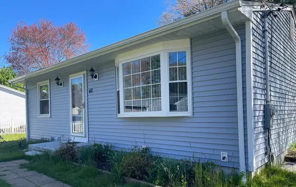 48 Briarwood Dr, New Bedford, MA 02745