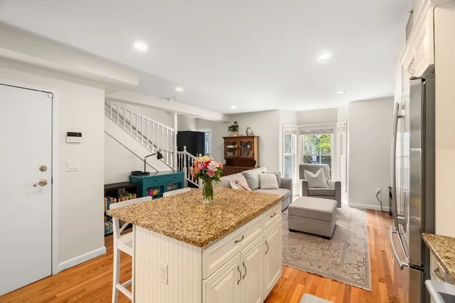 314 W 4th St #3, Boston, MA 02127 - #3
