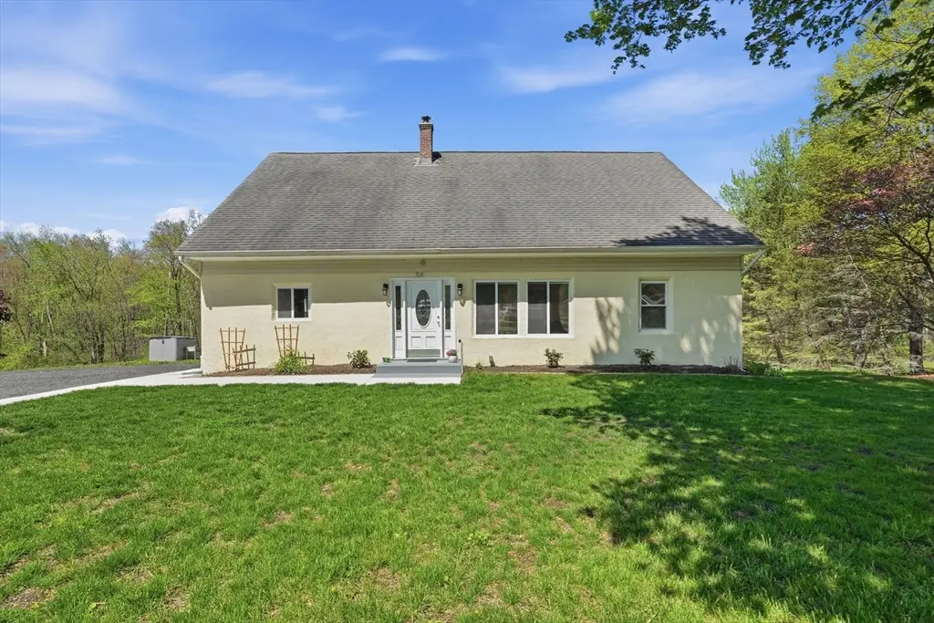 54 Taylor St, Granby, MA 01033 - #1