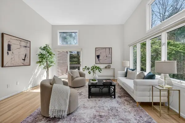 8 Heathwood Ln #8, Brookline, MA 02467