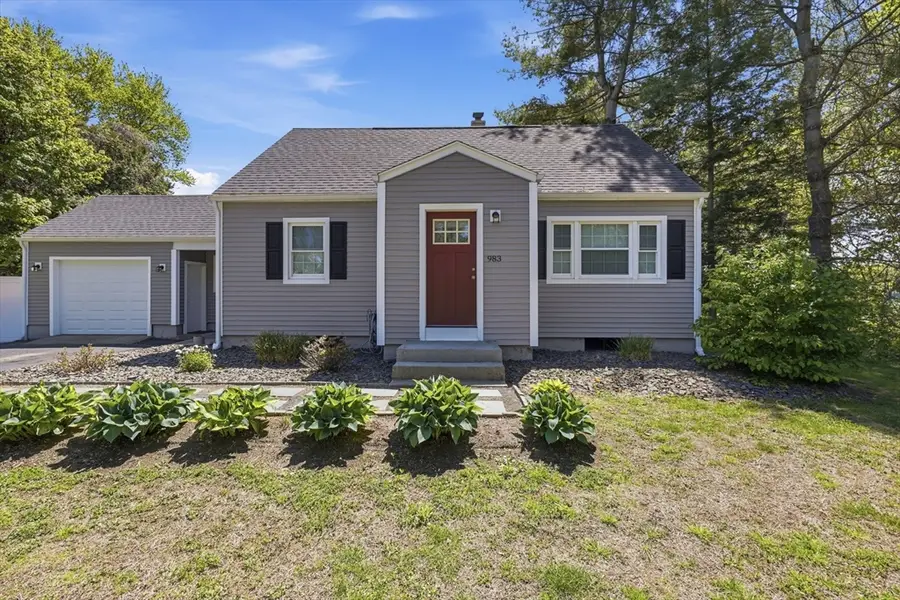 983 Shoemaker Ln, Feeding Hills, MA 01030 - #2