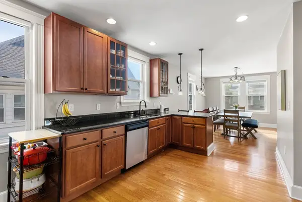 7 Harriet Ave #7, Belmont, MA 02478