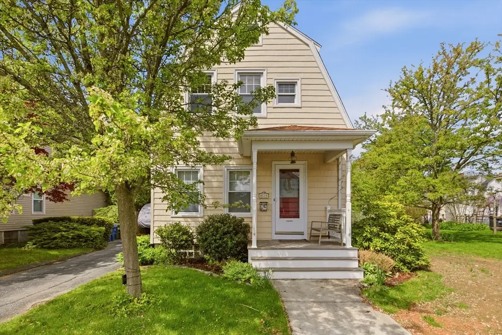 17 Buttonwood St, New Bedford, MA 02740 - #1