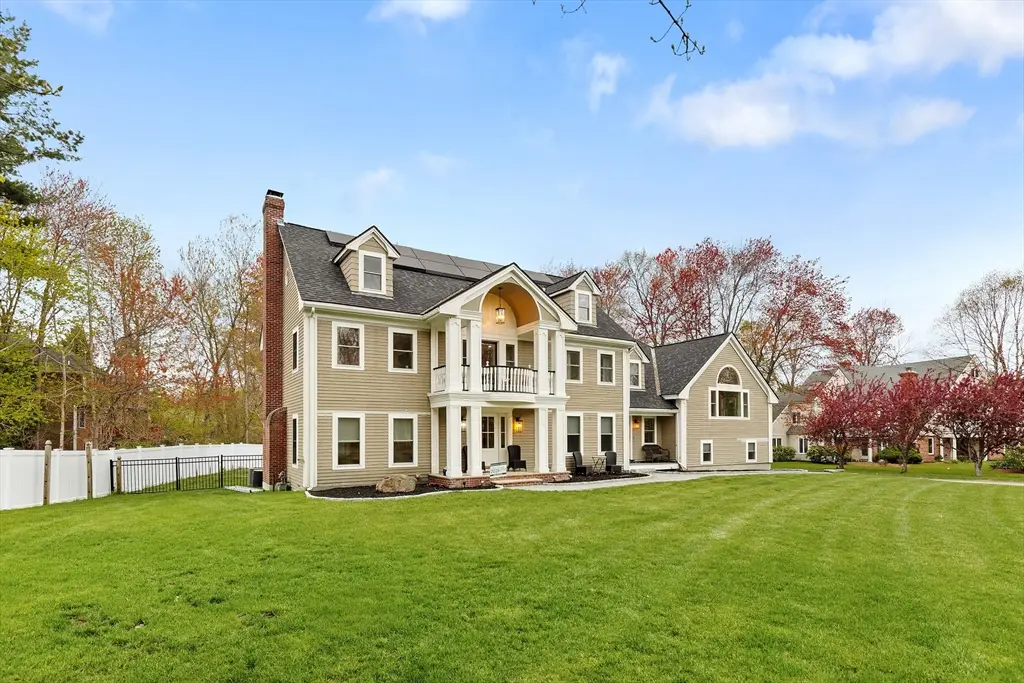 4 Fairway Dr, Andover, MA 01810 - #1