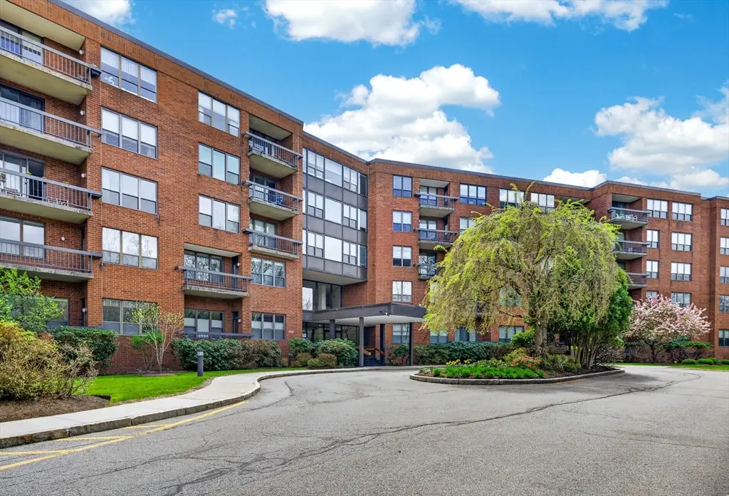 210 Nahanton #117, Newton, MA 02459 - #1