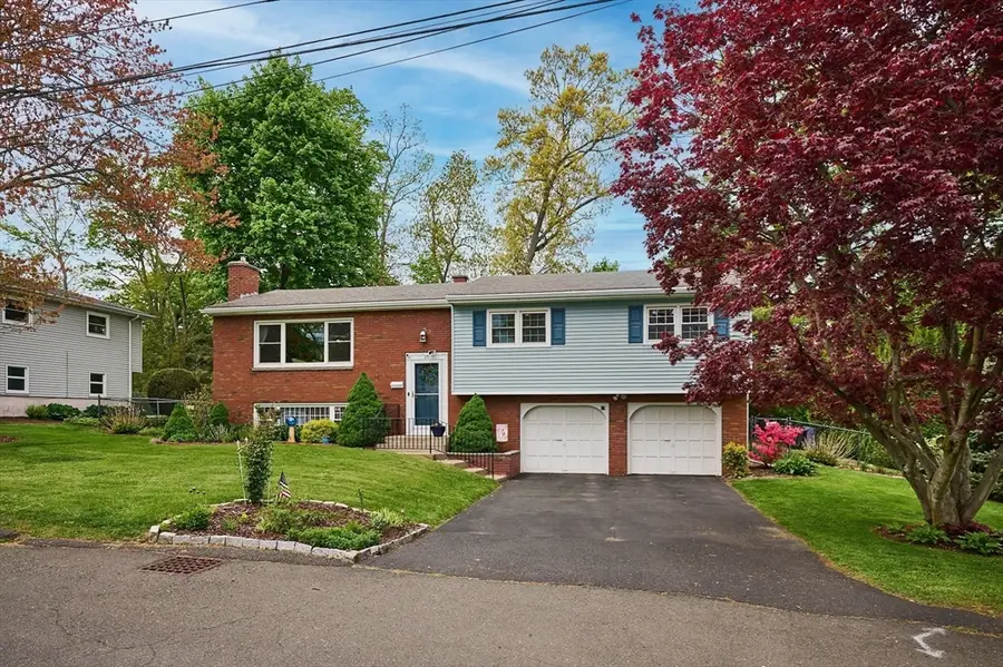 27 Mount Tom Ave., Holyoke, MA 01040 - #2
