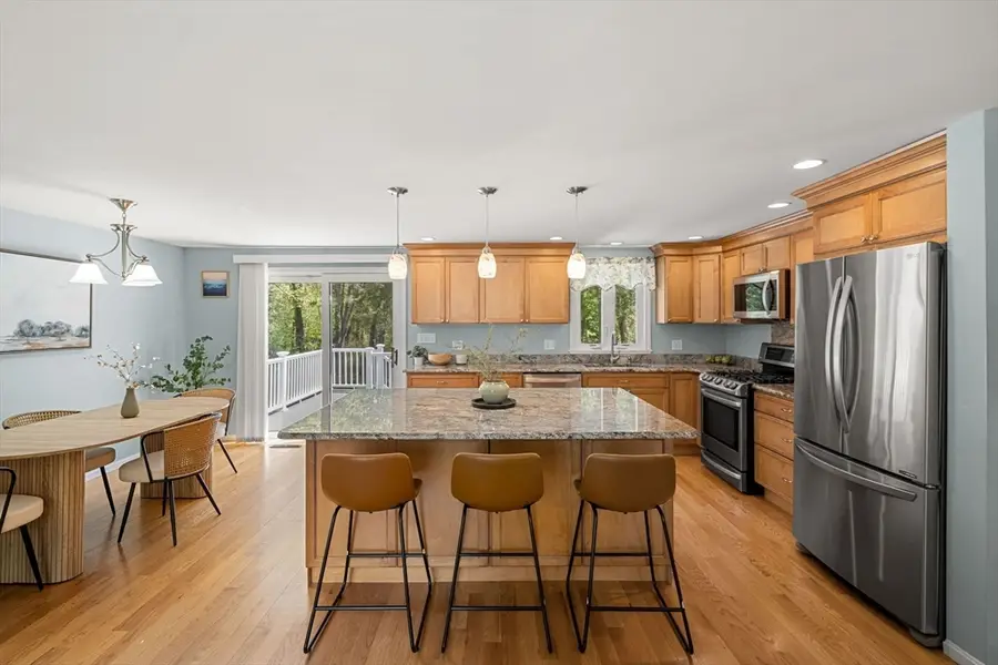 35 Freeport Dr, Burlington, MA 01803 - #3