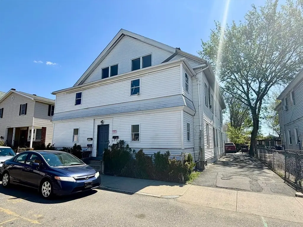 27 Loring St, Springfield, MA 01105 - #1