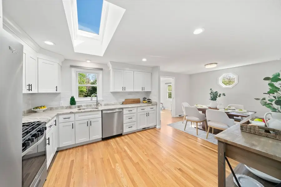 178 Morse St, Sharon, MA 02067 - #3