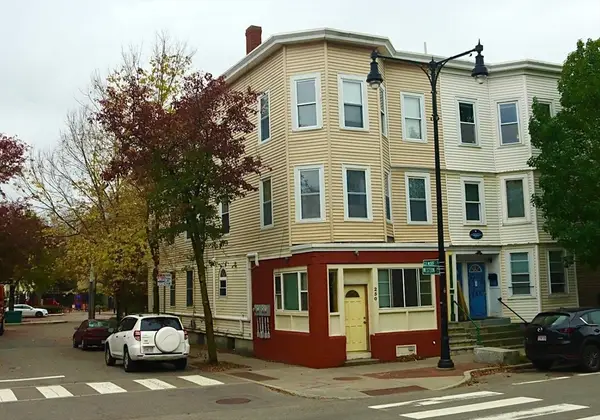 250-252 Western Ave #3, Cambridge, MA 02139