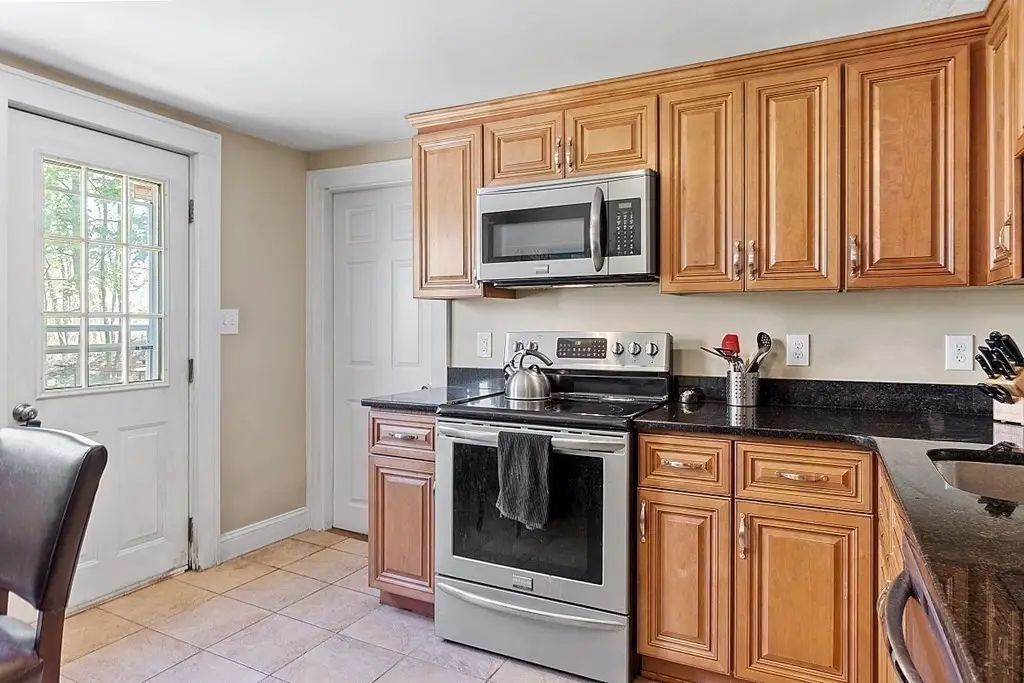 15-17 Stirling St, Andover, MA 01810 - #1