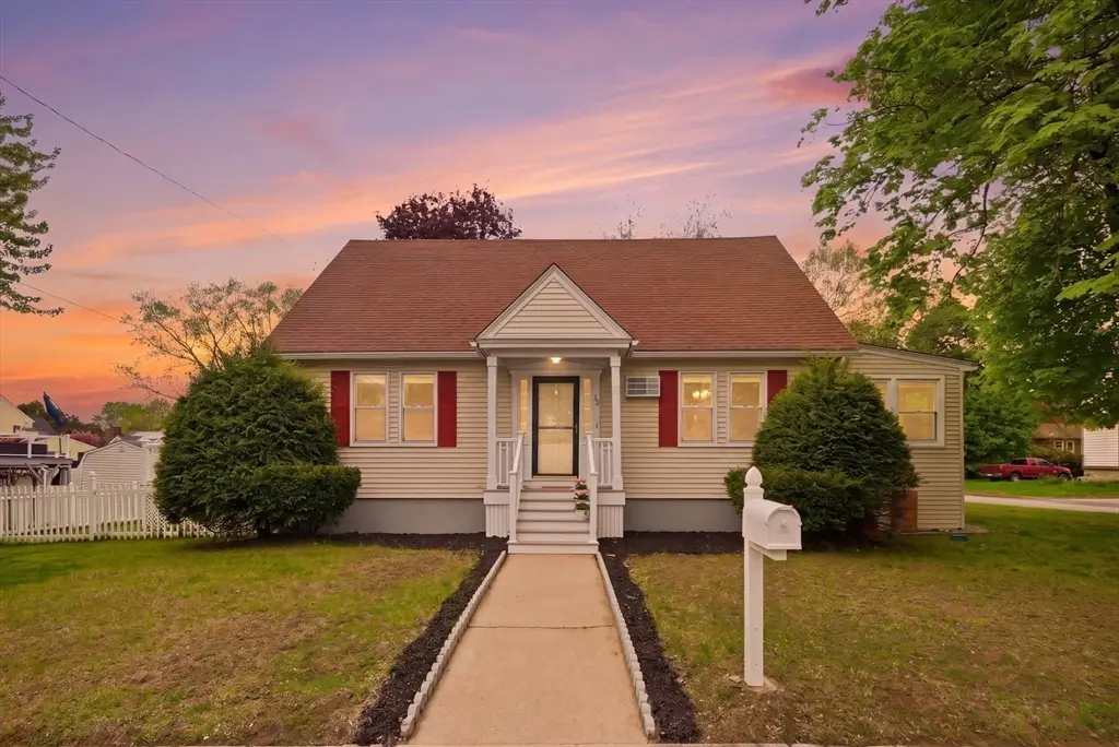 10 Gloucester St, Methuen, MA 01844 - #1