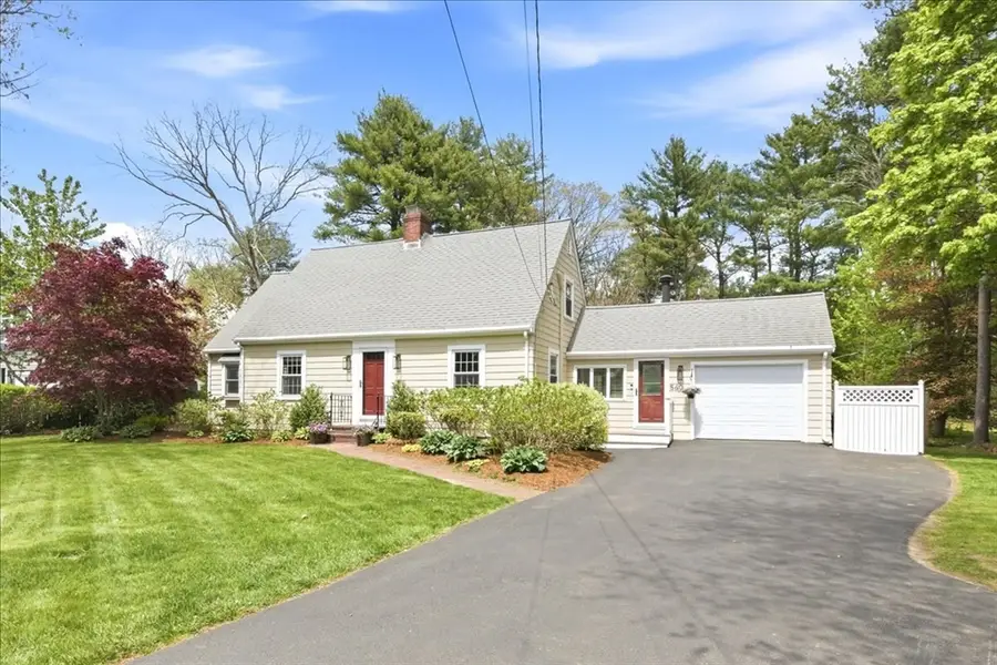 560 Common St, Walpole, MA 02081 - #3