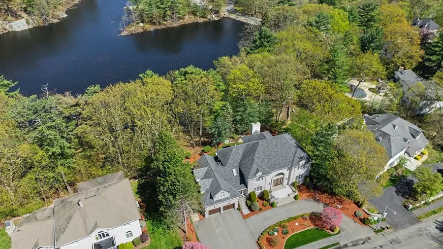 29 Hammersmith Dr, Saugus, MA 01906 - #2
