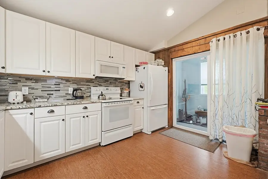 81 Florida Ave, Bellingham, MA 02019 - #3