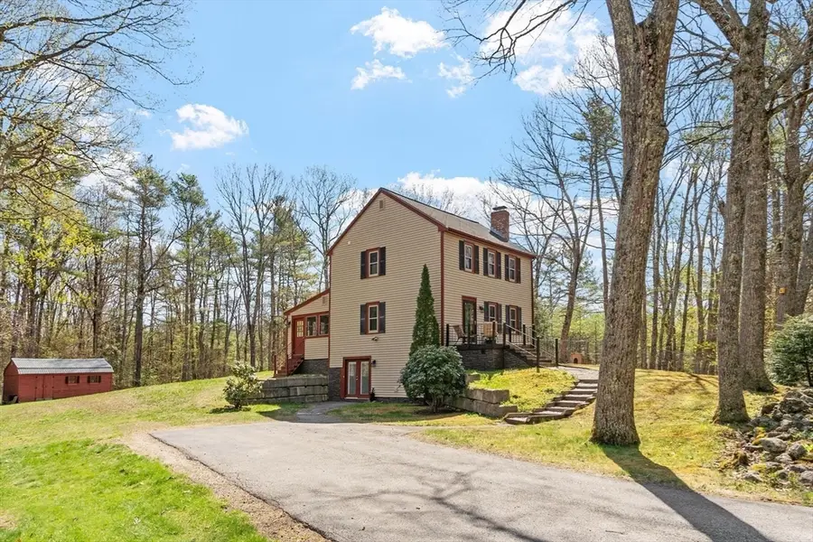 111 Hale Rd, Hubbardston, MA 01452 - #3