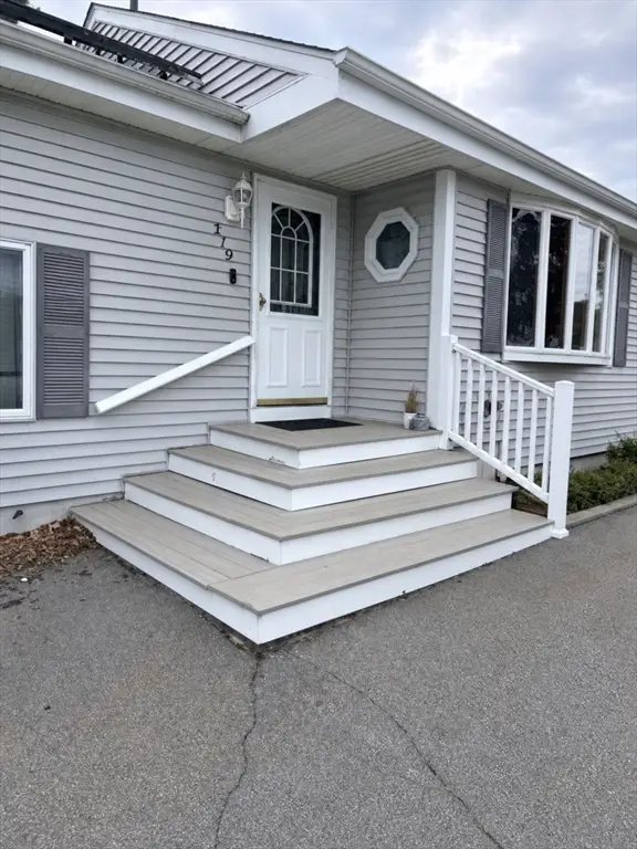 319 Oliver St, New Bedford, MA 02745 - #3