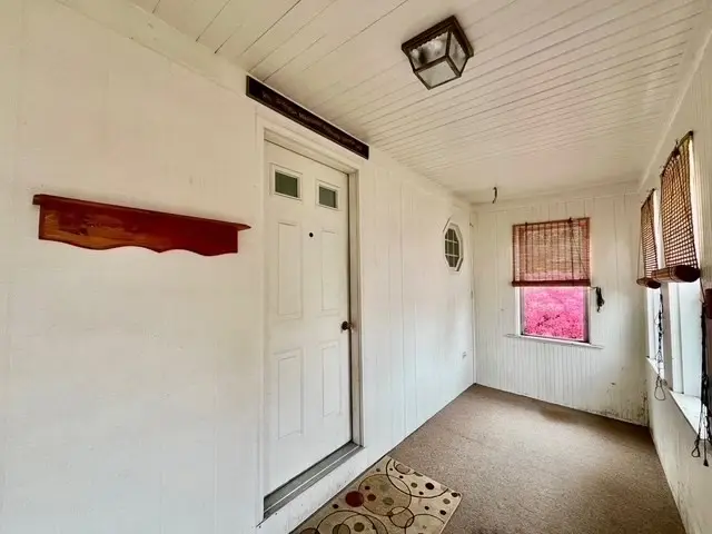 13 Florence St, Chicopee, MA 01013 - #3