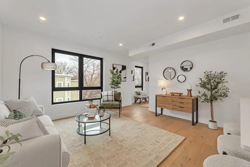3992 Washington St #303, Boston, MA 02131 - #1