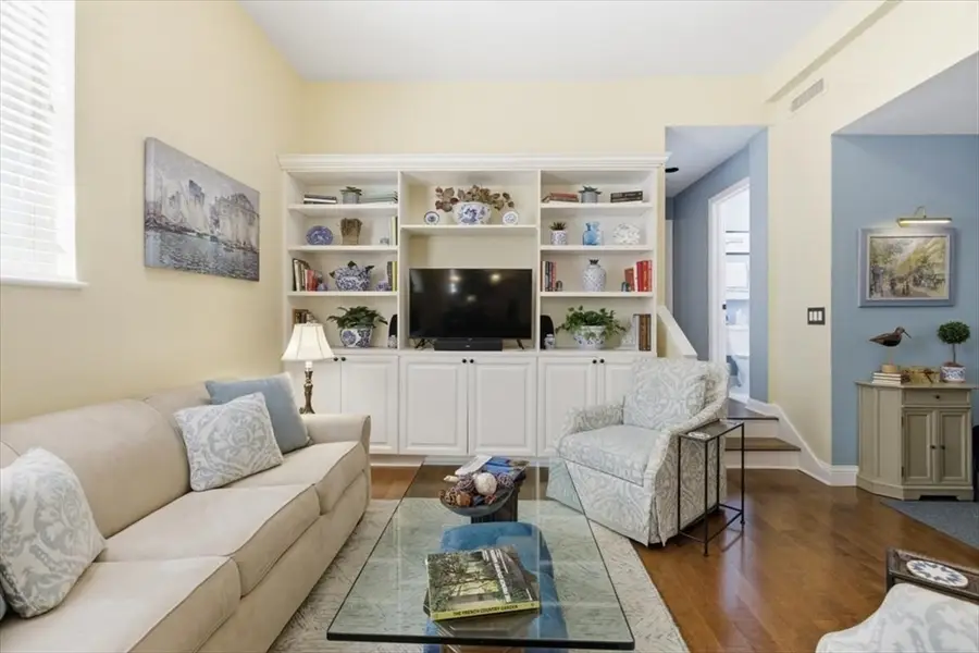 65 Glen Rd #H1, Brookline, MA 02445 - #3