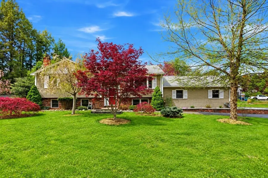 2 Sandspur Ln, North Reading, MA 01864 - #3