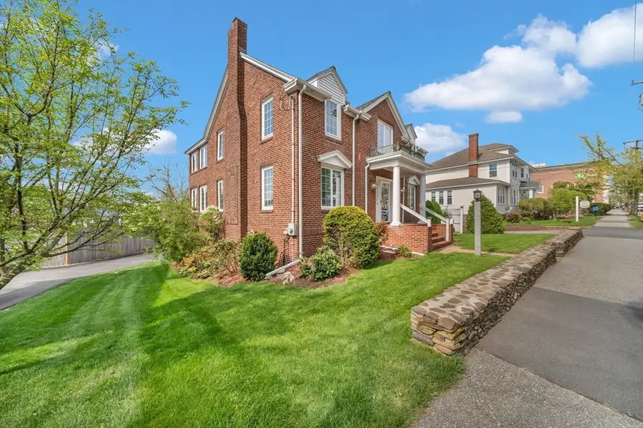 8 Chestnut St, Andover, MA 01810 - #2