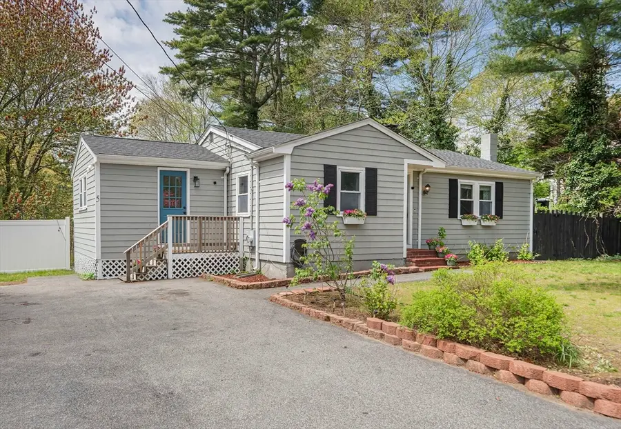 5 Pine Cir, Pembroke, MA 02359 - #3