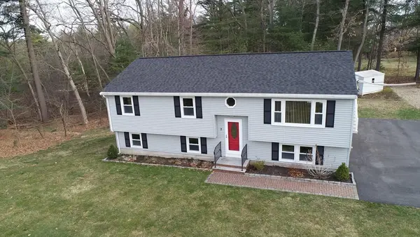 7 Young St, Tewksbury, MA 01876