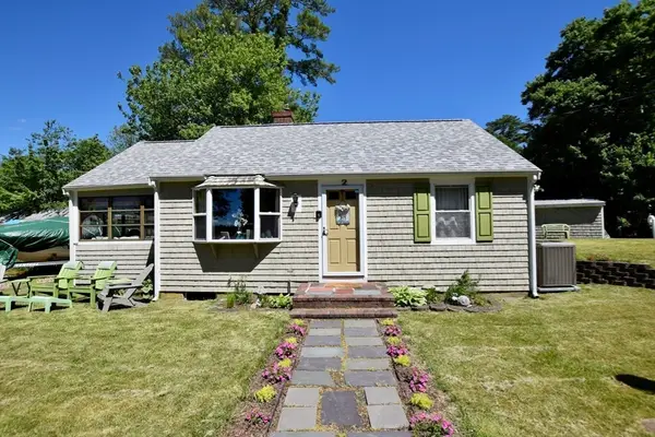 2 Shore Ave, Lakeville, MA 02347