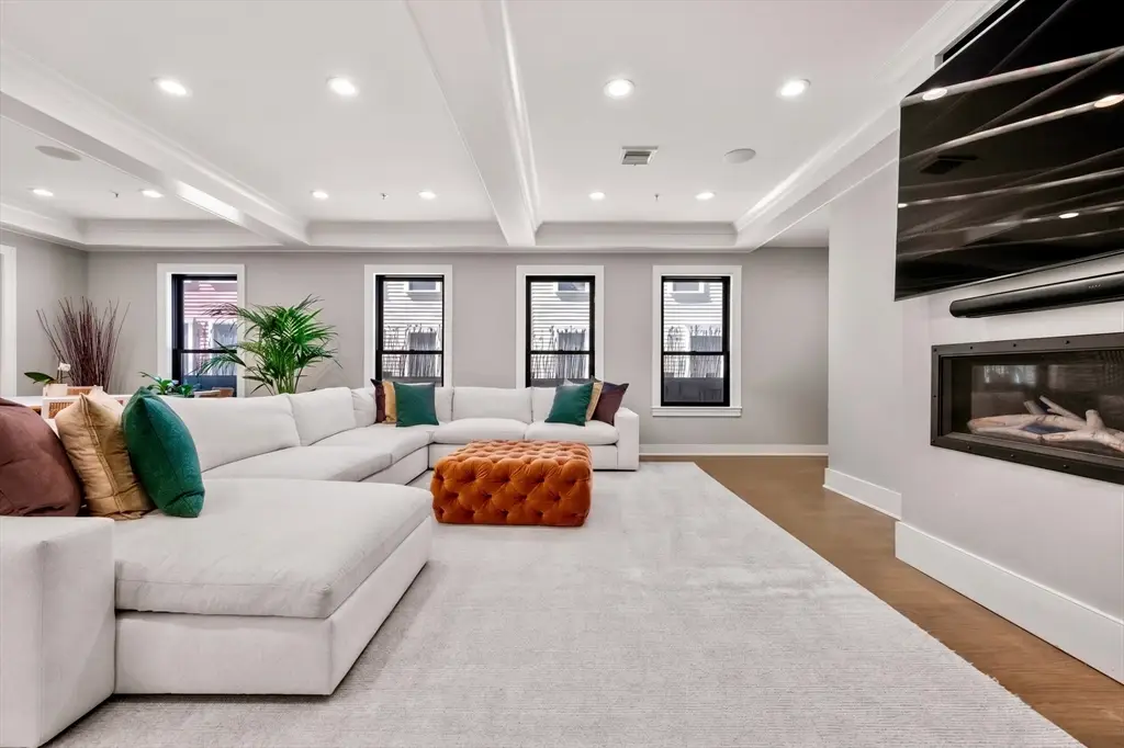 377 W 1st St #2, Boston, MA 02127 - #1
