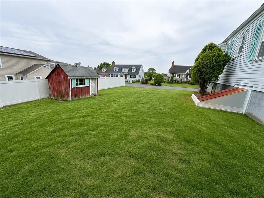 63 Oak St, Stoneham, MA 02180 - #3