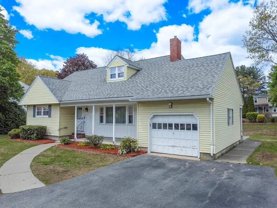 25 Windward Rd, Lowell, MA 01852 - #3