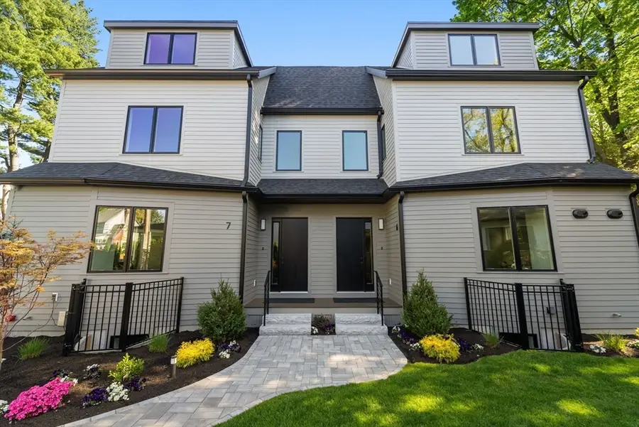 956 Walnut Street #7, Newton, MA 02461 - #2